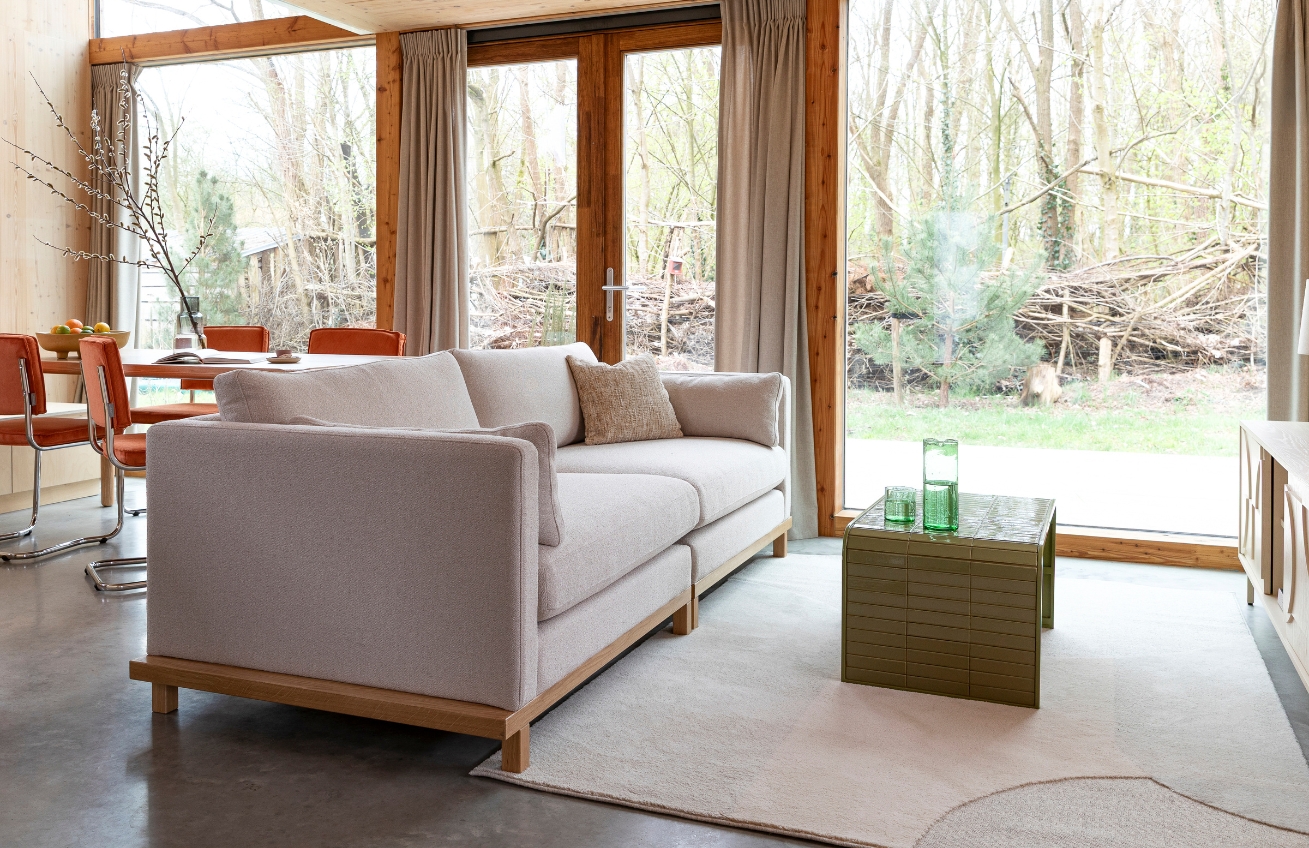 Béžová čalouněná pohovka Zuiver BLOSSOM 230 cm