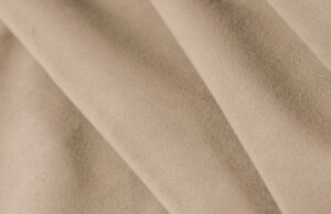 Cosmopolitan Design Pískově hnědá sametová rohová pohovka Sydney 320 cm