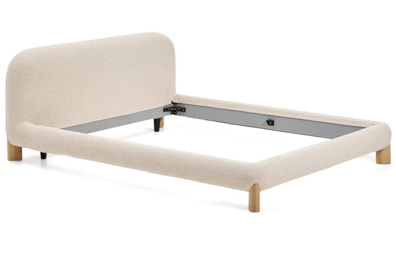 Kave Home Béžová bouclé dvoulůžková postel Odina 180 x 200 cm s přírodní podnoží