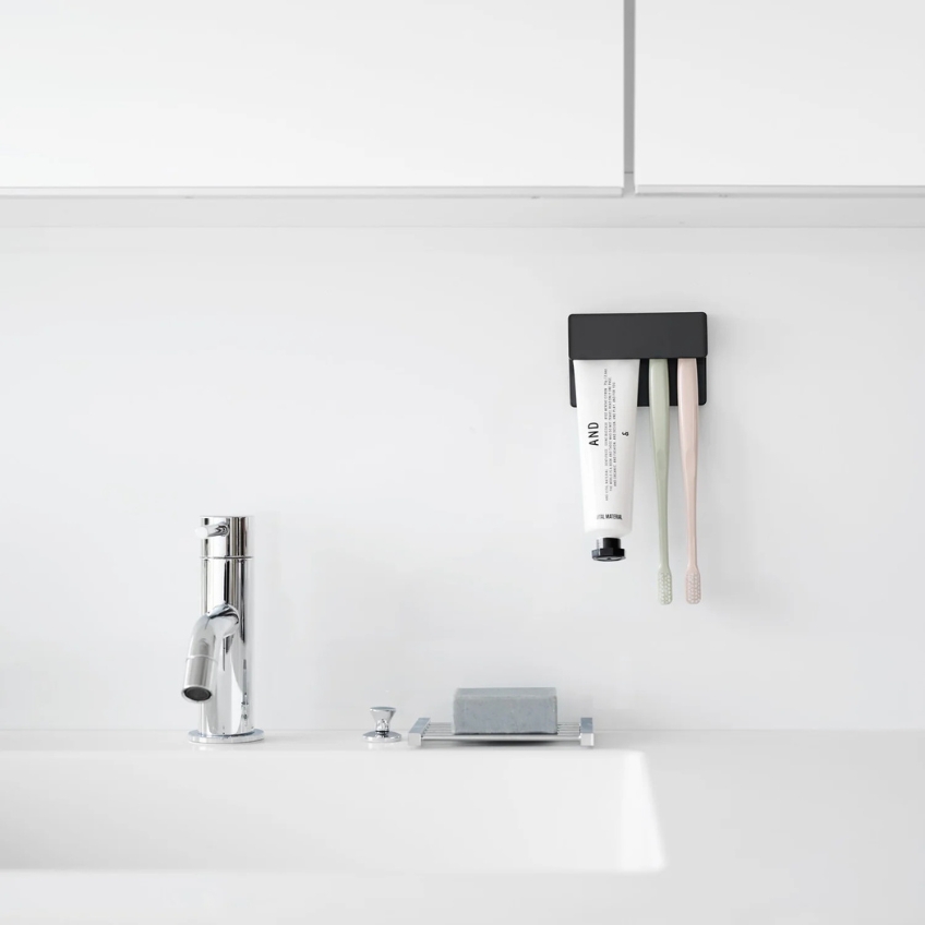 YAMAZAKI Černý plastový držák Film Hook 9 cm